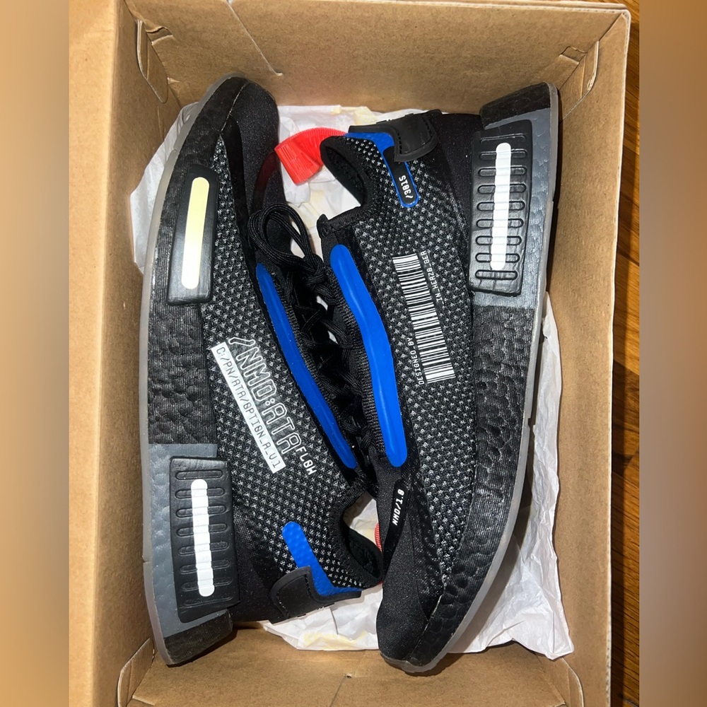 Authentic Adidas NMD R1 Spectoo NASA Core Black Worn once Mens 8.5/Womens 9.5